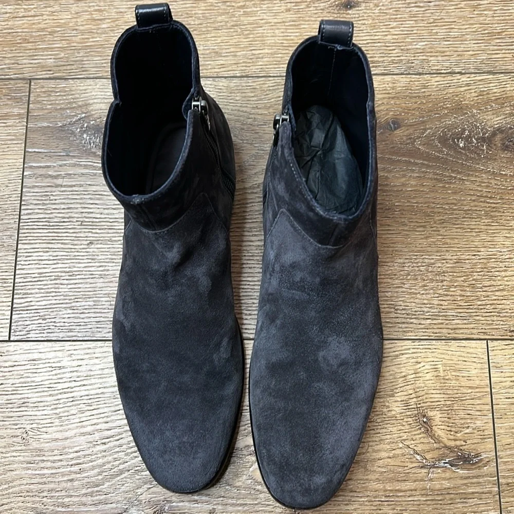 Vince Gray Suede Chelsea Boots Size 9E